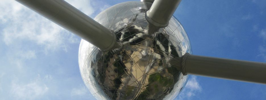 Необъяснимое явление между атомами: физики провели революционный квантовый эксперимент - фото