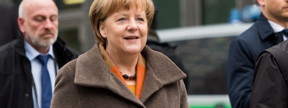 О чем Меркель говорит с Качиньским