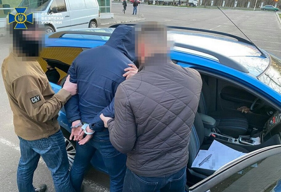 СБУ поймала российского шпиона с чертежами украинских военных катеров - фото  - фото 1