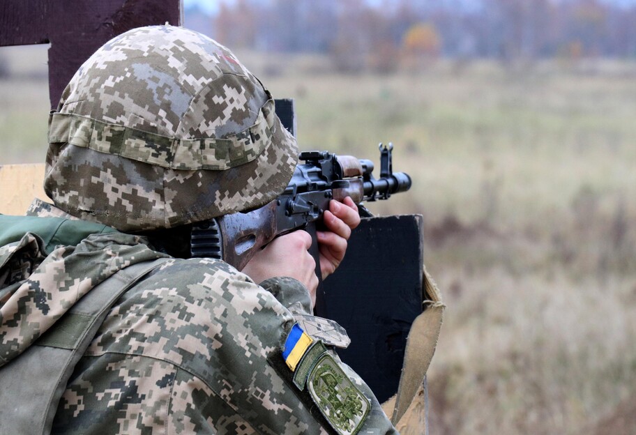 Боевики на Донбассе 13 раз нарушили режим прекращения огня, ранен украинский военный - фото 1