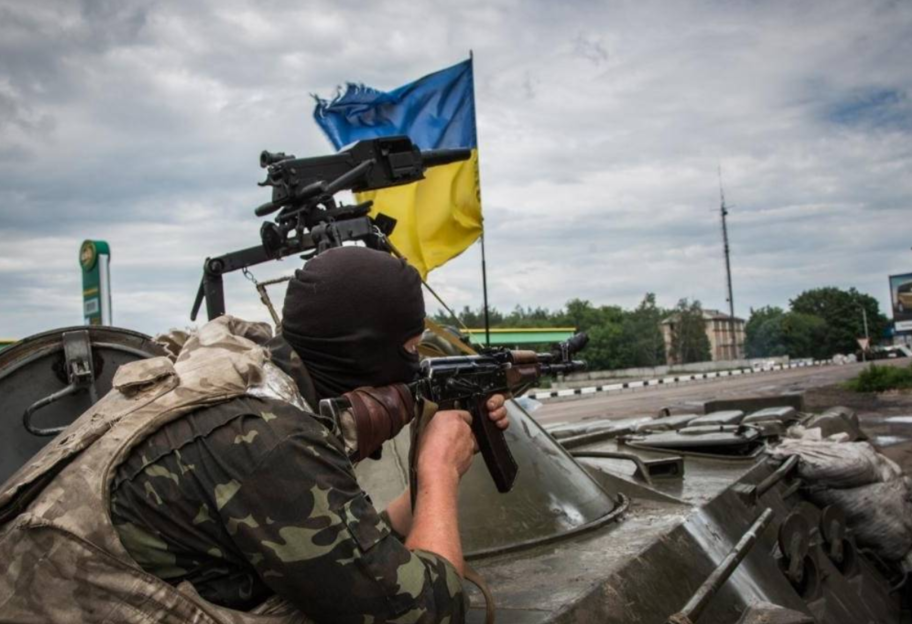 Война на Донбассе: боевики 8 раз обстреляли украинских солдат, есть раненый - фото 1