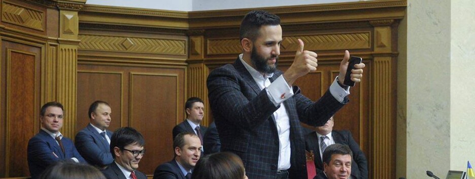 Новый скандал с зарплатами: руководство Таможни отличилось «космическими» надбавками - фото