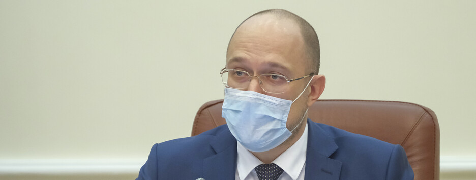 Кабмин разрабатывает программу, чтобы оставить заробитчан дома