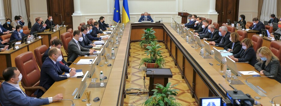 Пятничная «чистка» Кабмина: уволено топ-руководство Таможни и Налоговой - фото