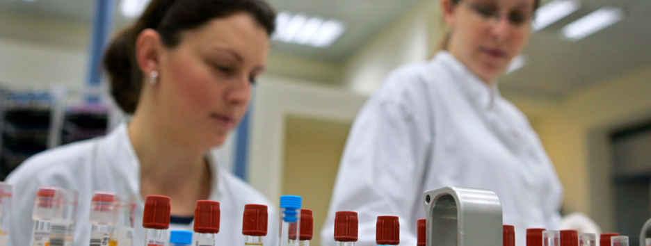 Пандемия в мире: от COVID-19 погибли более 200 тысяч человек, в Украине 492 новых случая