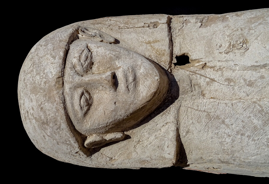 Саркофаг с сокровищами: в Египте обнаружили уникальную мумию - фото - фото 1