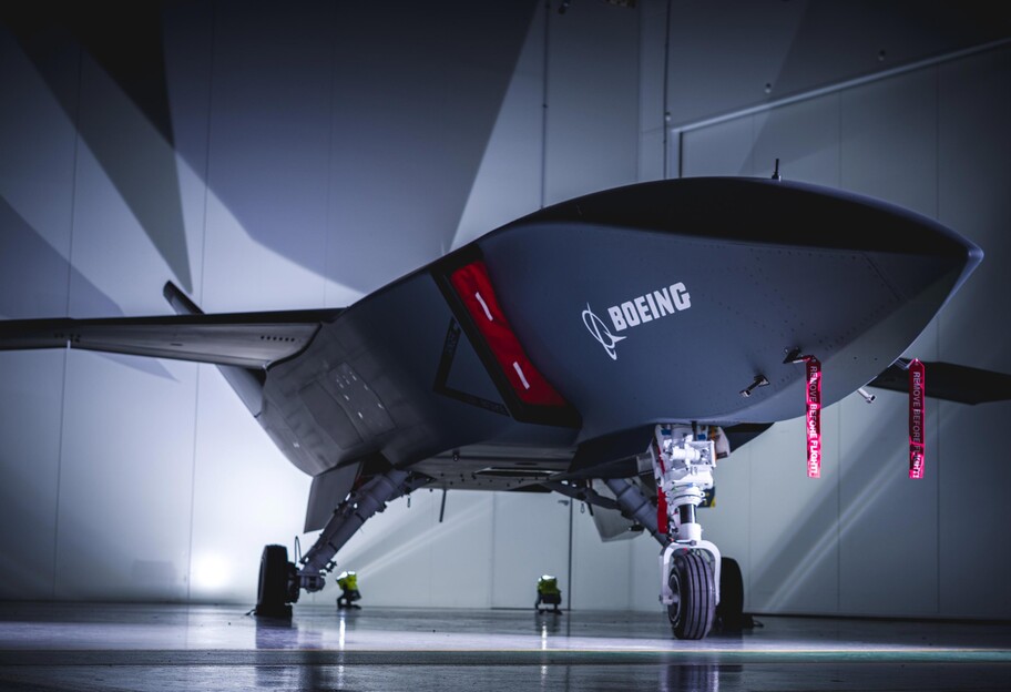 Boeing показала первый боевой беспилотник с ИИ - видео - фото 1