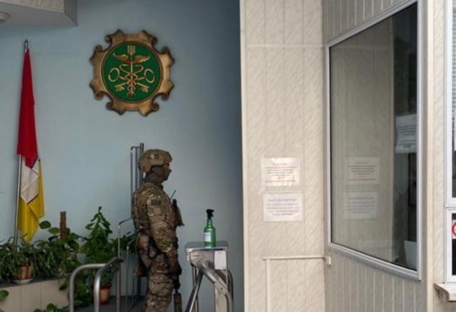 Масштабные коррупционные схемы: топ-чиновников Одесской таможни поймали на взятках – фото - фото 1