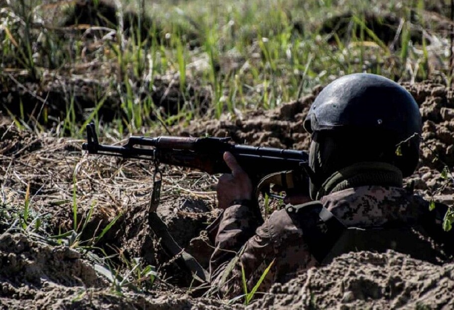 Война на Донбассе: в ходе обстрелов ранены бойцы ВСУ, а женщина подорвалась на российской мине - фото 1