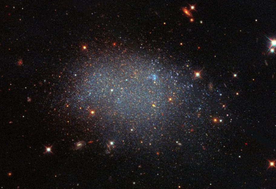 Галактика в Местной пустоте: телескоп Hubble сделал уникальный космический снимок - фото - фото 1