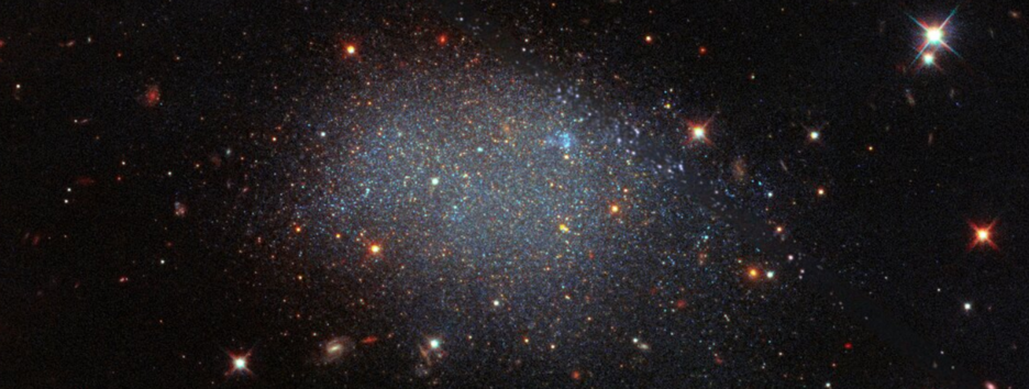 Галактика в Местной пустоте: телескоп Hubble сделал уникальный космический снимок - фото