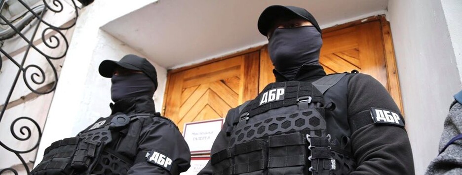 Ночь в музее: как украинцы шутят о штурме ГБР и вручении повестки Порошенко – фотожабы и мемы