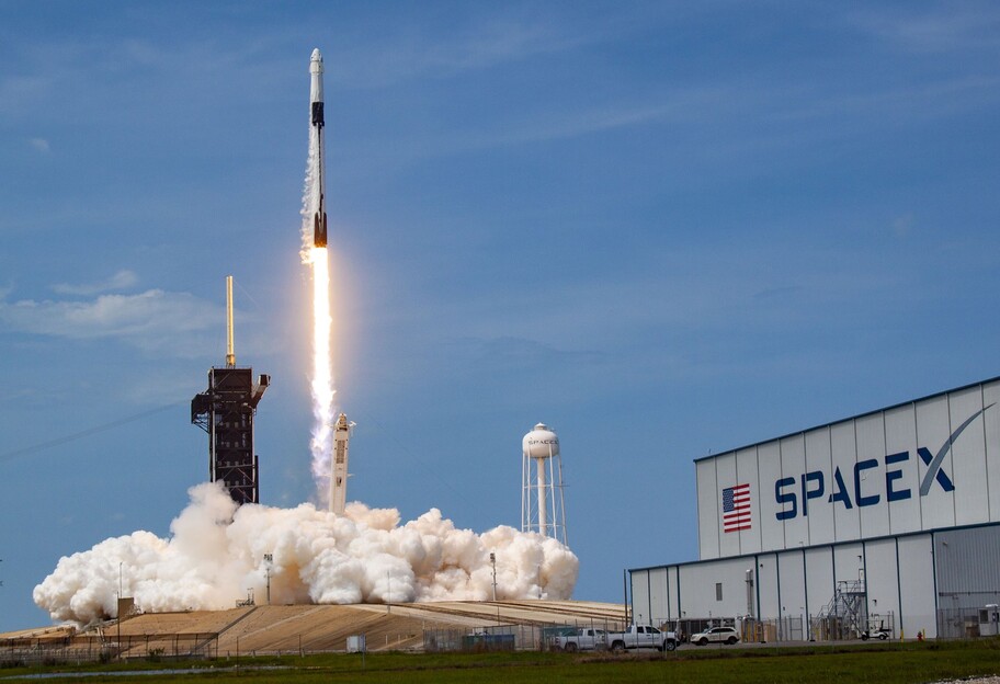 Батут работает - SpaceX доставила астронавтов на МКС - фото, видео - фото 1