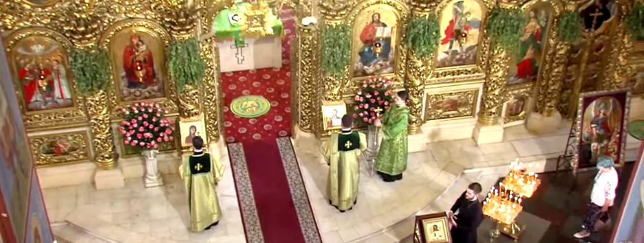 Духів день: де дивитися службу онлайн - відео