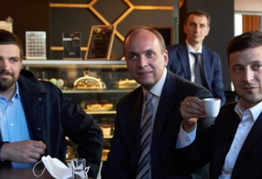 Кофейный факап президента - Зеленский согласился оплатить два штрафа - фото 1