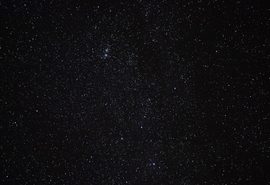 Космічний феєрверк - астрономи зробили знімок масивного скупчення зірок - фото - фото 1