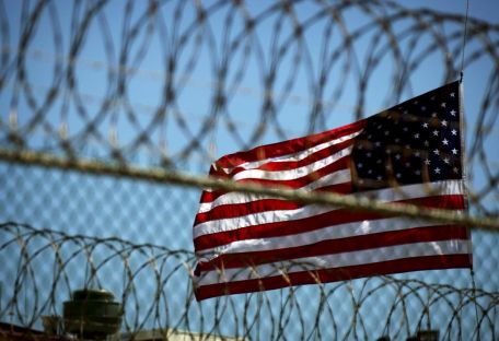 Трамп хочет сажать боевиков ИГ в Гуантанамо