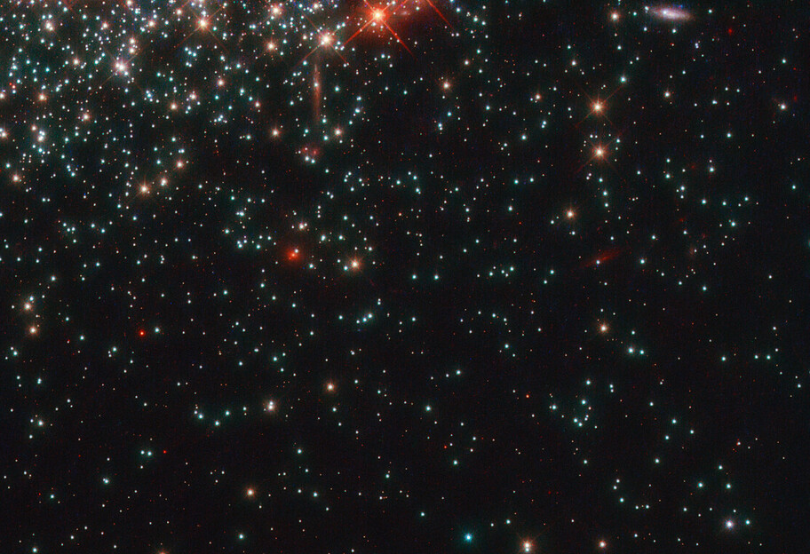 Hubble запечатлел необычное звездное скопление - фото - фото 1