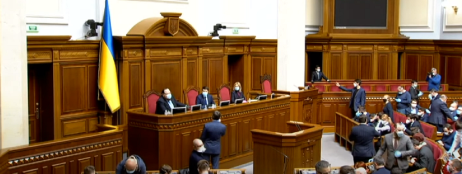 «Полный провал»: в КИУ раскритиковали законодательную эффективность Кабмина