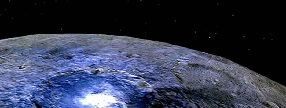 Сенсационное открытие: на карликовой планете нашли подземный океан - фото