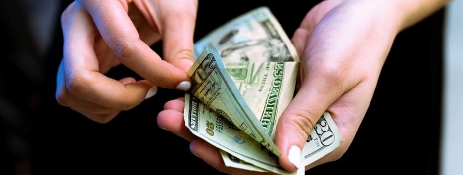 Курс валют от НБУ: доллар подешевел, евро подорожал