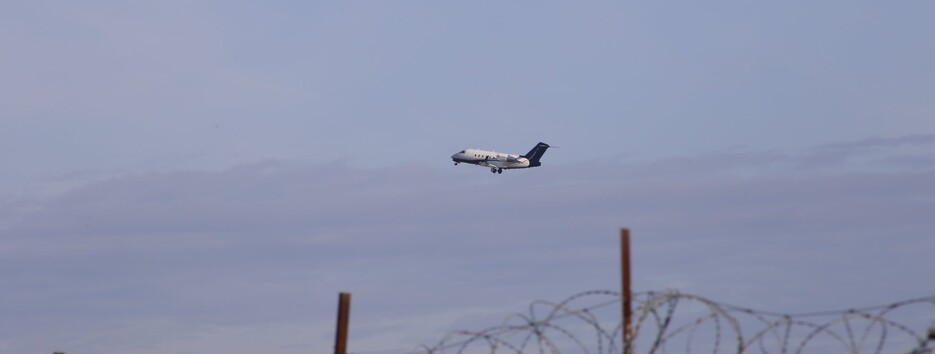 Отравление Навального: политика самолетом эвакуировали за границу - видео