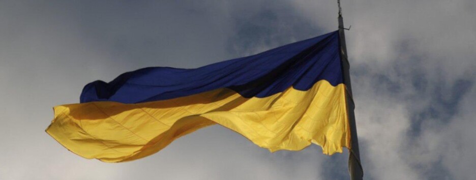 В столице мэр Кличко поднял самый большой флаг Украины