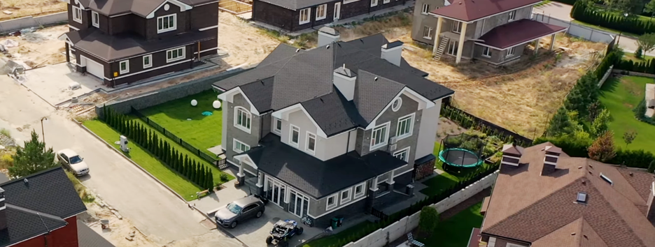 Роскошный особняк Арахамии: как глава фракции СН купил дом по цене «однушки» в Киеве - видео