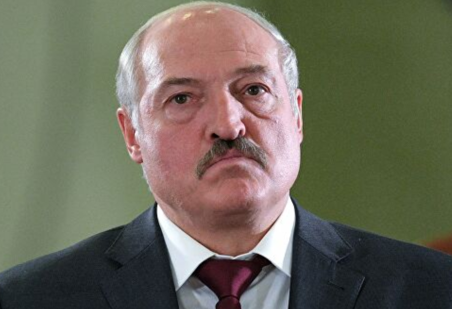 Кризис в Беларуси - Лукашенко предложил обсудить новую Конституцию и рассказал об авторитарном режиме - фото 1