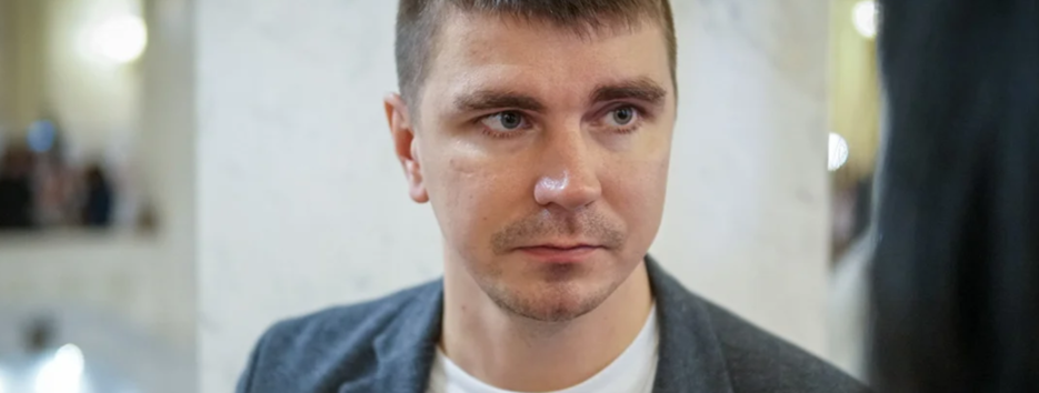 Бывший «слуга народа» попал под удар: в Киеве избили скандального нардепа - видео