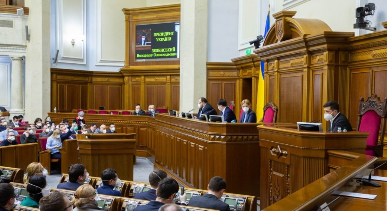 «Турборежим оказался мифом»: в КИУ раскритиковали законодательную эффективность Рады фото