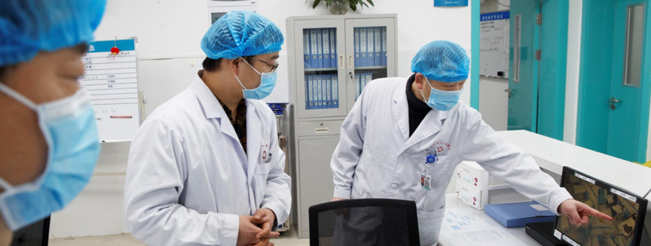 Пандемия COVID-19: в Украине заболеваемость на высоком уровне, у детей фиксируют опасный синдром