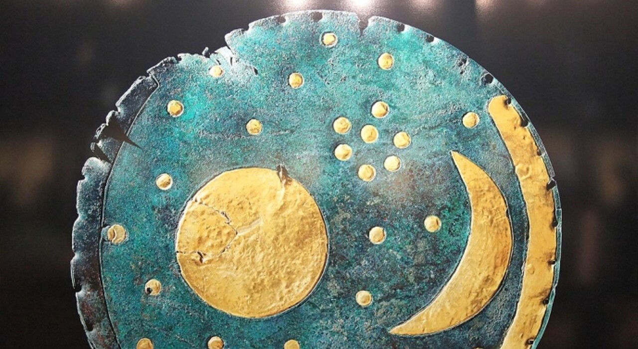 Просчет на тысячу лет: небесный диск из Небры «состарили» по ошибке - фото