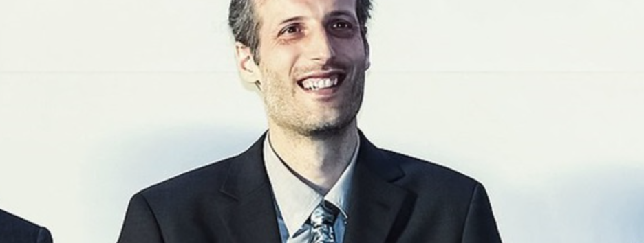 «Теория, посланная инопланетянами»: британец получил престижную премию за уравнение о чашке чая