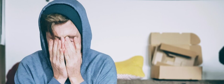 Счастье как буква U: ученые назвали самый грустный возраст