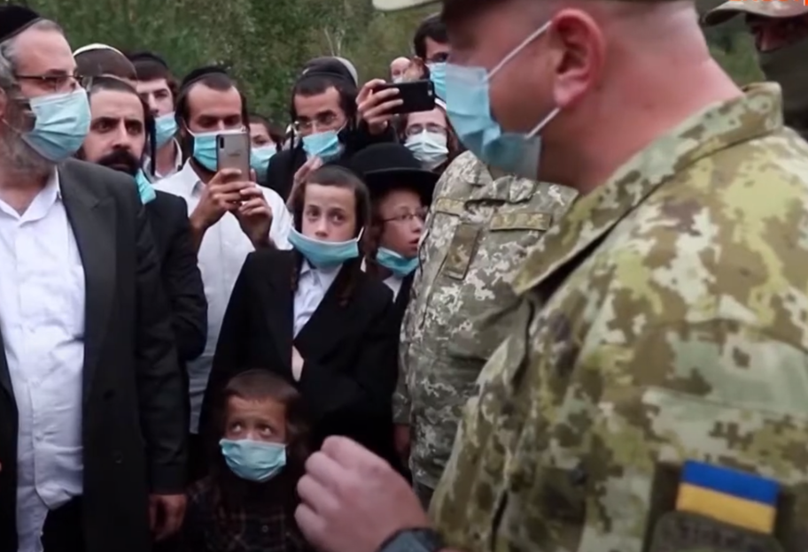 Попасть в Умань любой ценой - тысячи хасидов пытались прорваться в Украину из Беларуси - фото 1