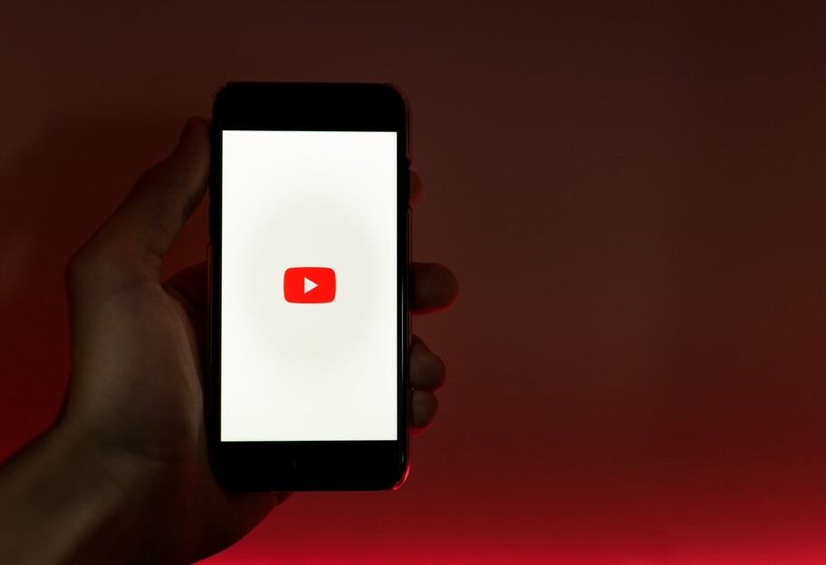 YouTube делает ход конем: видеохостинг запускает аналог TikTok - фото, видео - фото 1