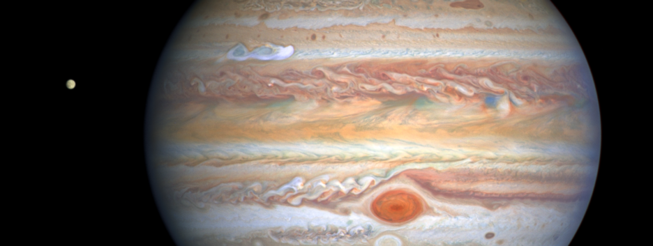 Буря размером с Землю: телескоп Hubble сделал снимки гигантского шторма на Юпитере - фото
