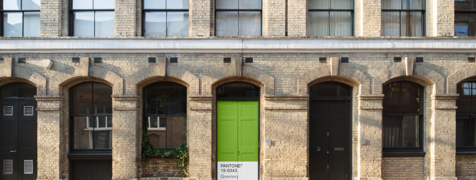 Компания Airbnb и Pantone открыли отель для борьбы с зимней депрессией