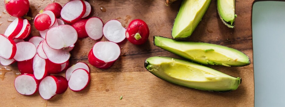 Борьба с облысением: диетолог посоветовал, что полезно есть при выпадении волос