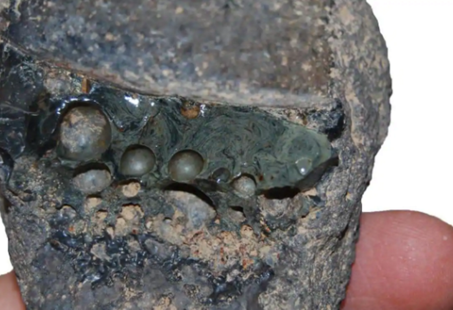 Древние сталевары - археологи нашли нержавейку тысячелетней давности - фото - фото 1