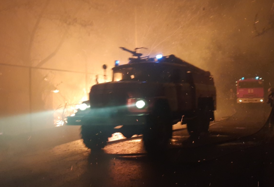 Война на Донбассе - боевики продолжают вести обстрелы, в ООС назвали лестные пожары провокацией - фото 1