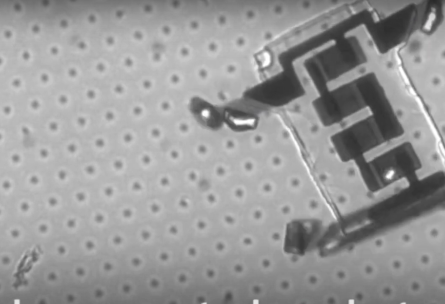 Наномикроб - ученые создали микроробота и научили его передвигаться - фото 1