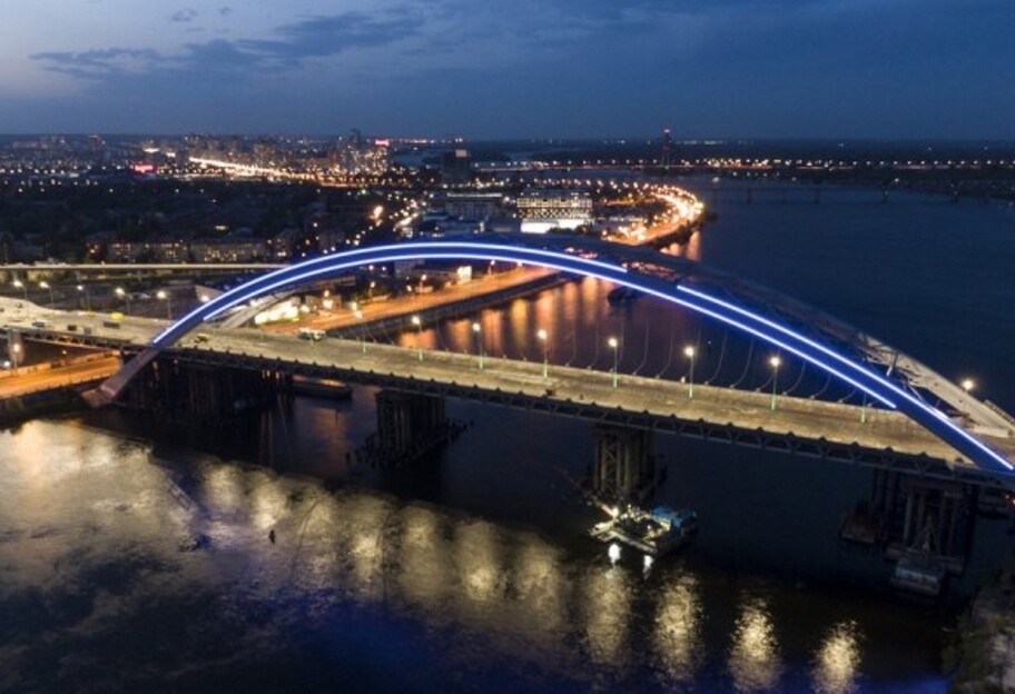 Мэр Кличко зажег Подольско-Воскресенский мост - его вскоре откроют для движения - фото 1