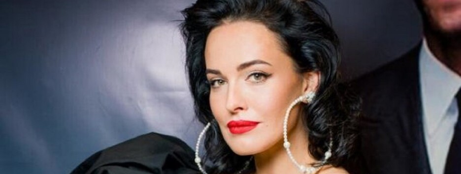 Даша Астаф'єва оприлюднила фотосесію в купальнику: попри страх зірки зйомка відбувалася під водою 