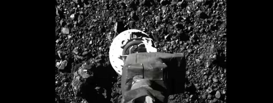 Момент посадки на астероид: NASA показало кадры взятия проб горных пород с Бенну - видео