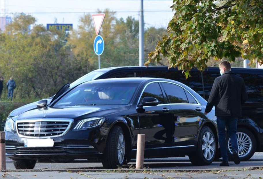 СМИ заметили, что у Зеленского стало больше телохранителей - фото 1