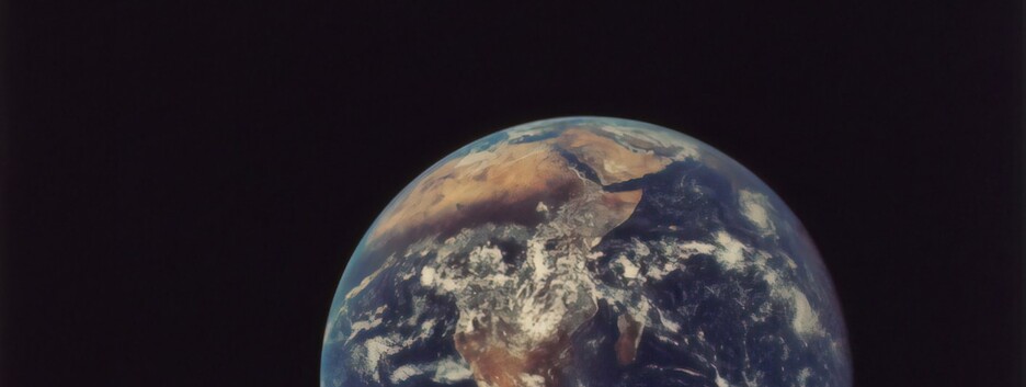 Назван в честь бога хаоса: Земле угрожает массивный астероид - фото, видео