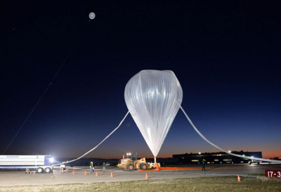 Раздавал интернет в стратосфере - воздушный шар от Google установил рекорд - фото 1