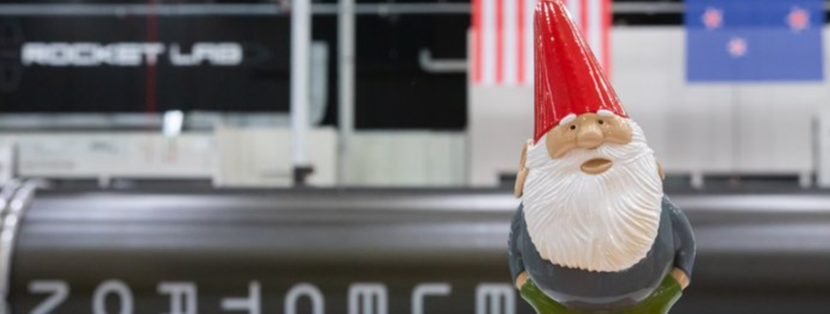 «Маленький космонавт»: Rocket Lab відправить в космос гнома - фото